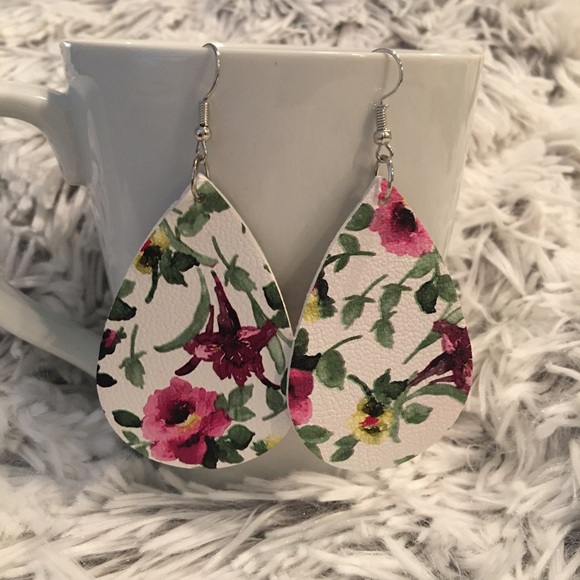 3/$20 Purple/white floral faux leather earrings - Picture 2 of 3